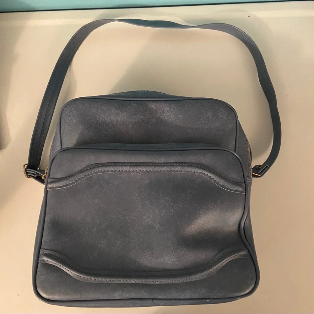Vintage powder blue messenger crossbody ‎ bag